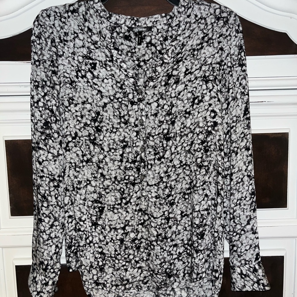 Women's Black and White Floral Top